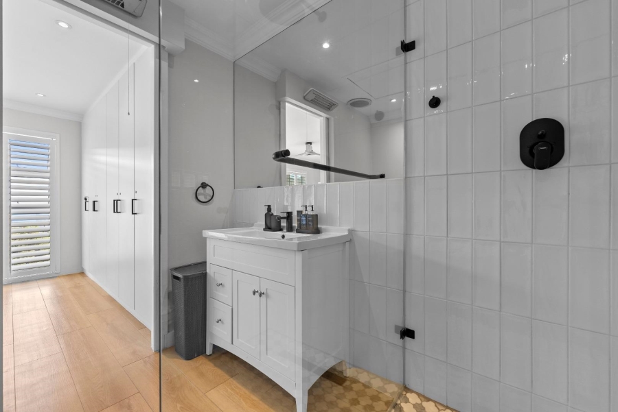 4 Bedroom Property for Sale in Sea Point Western Cape